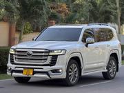 Toyota Land Cruiser 2023 White for sale