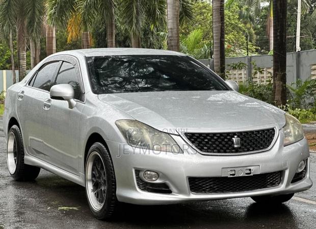 Toyota Crown 2009 Silver