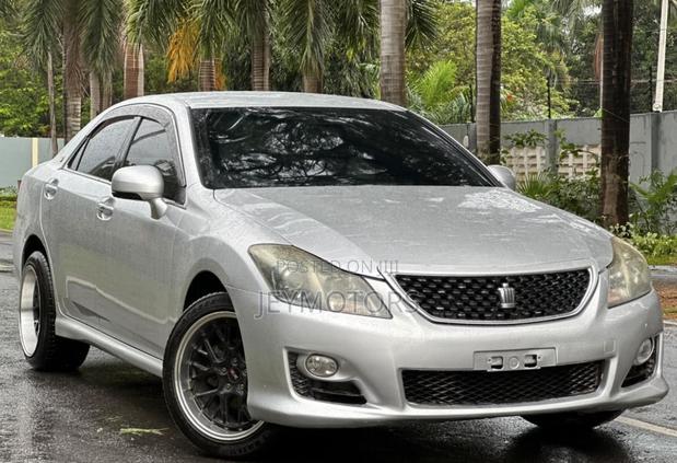 Toyota Crown 2009 Silver