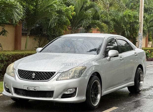Toyota Crown 2009 Silver