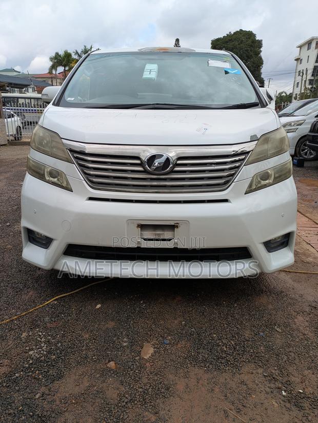 Toyota Alphard 2011 White