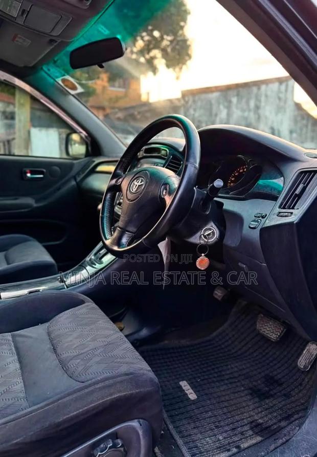 Toyota Kluger 2001 Black