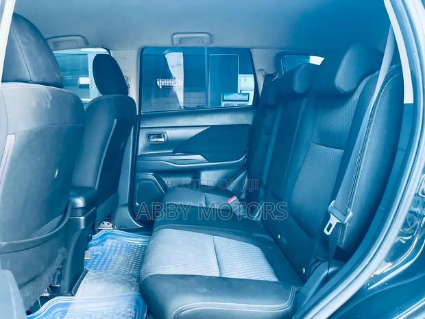 Mitsubishi Outlander 2014 Black