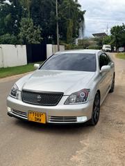 Toyota Crown 2004 Silver for sale