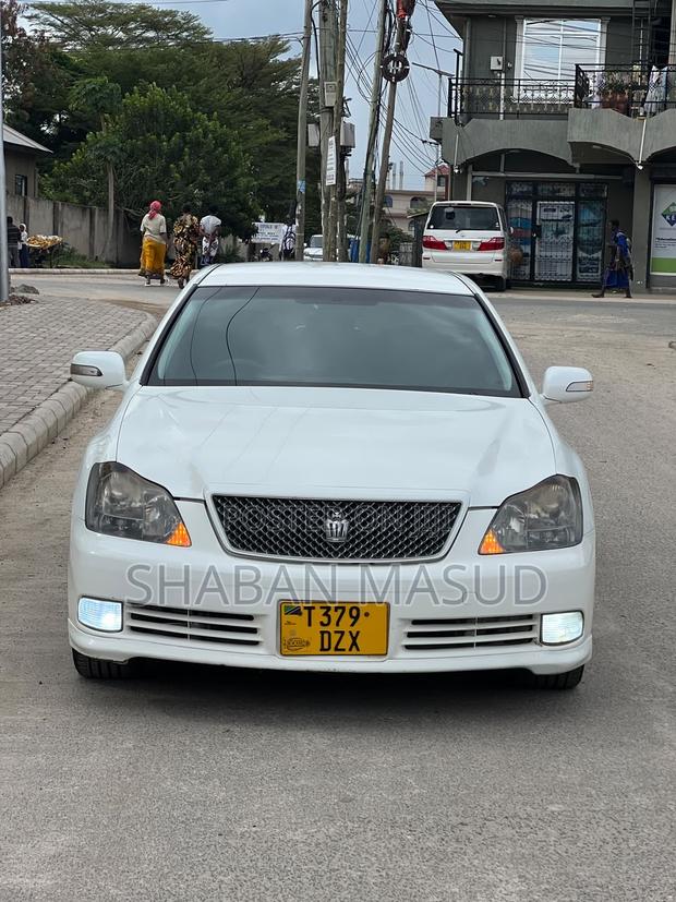 Toyota Crown 2007 White