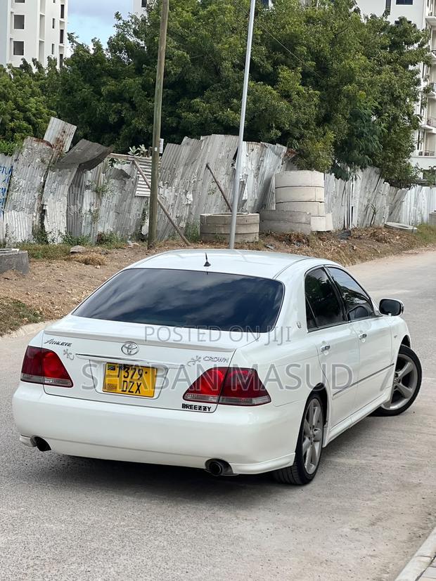 Toyota Crown 2007 White