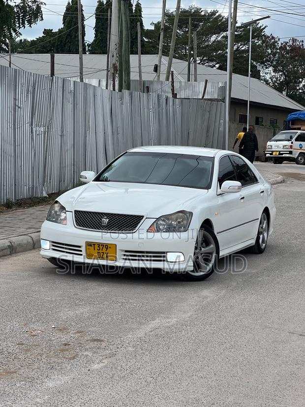 Toyota Crown 2007 White