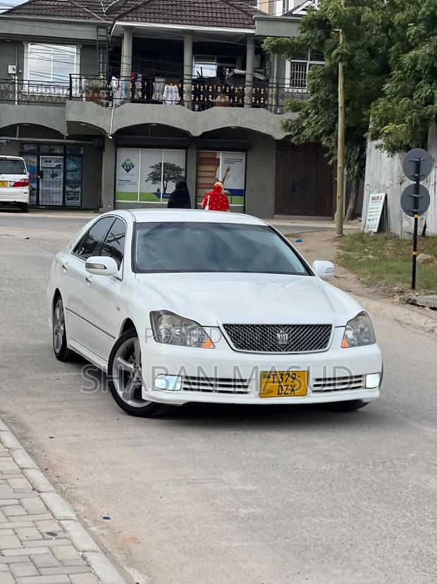 Toyota Crown 2007 White