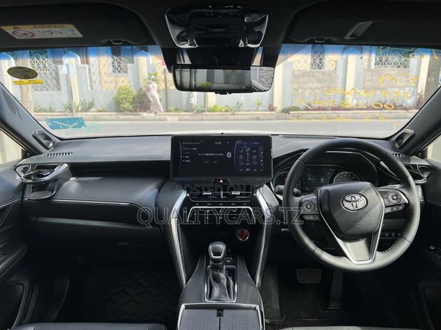Toyota Harrier 2.0 2020 White