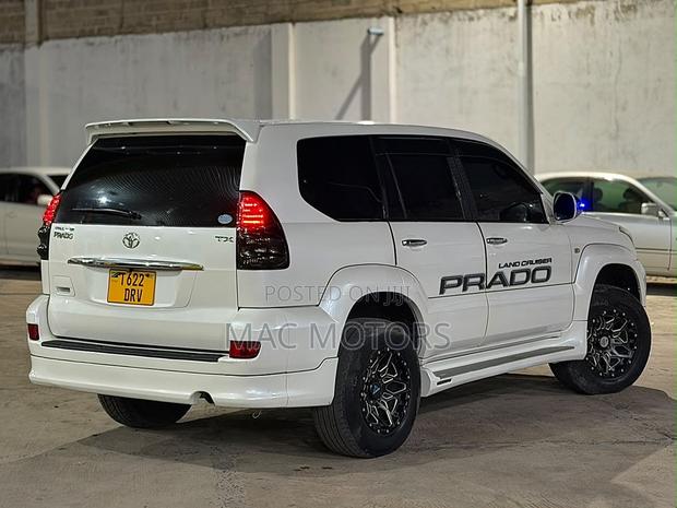 Toyota Land Cruiser Prado 2006 White