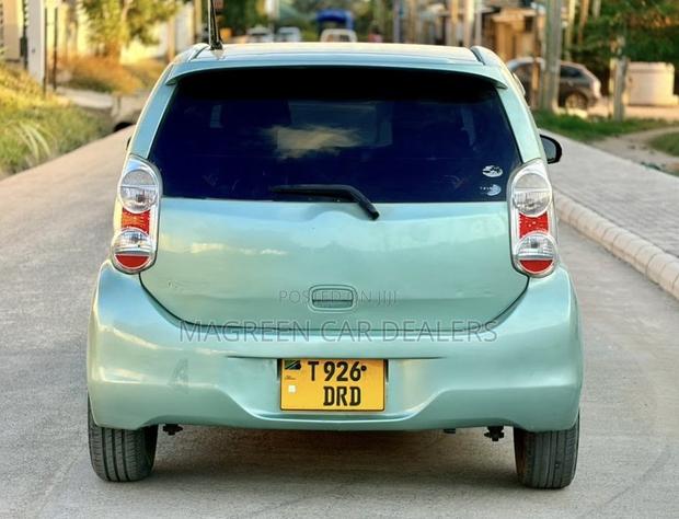 Toyota Passo 2011
