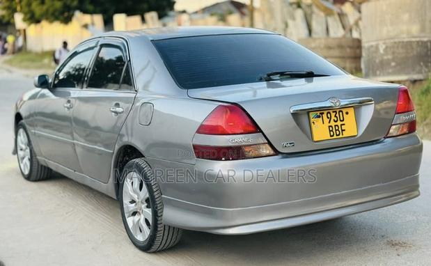 Toyota Mark II 2002 Gray
