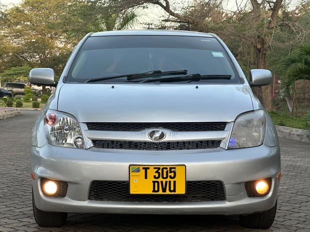 Toyota IST 2006 Silver