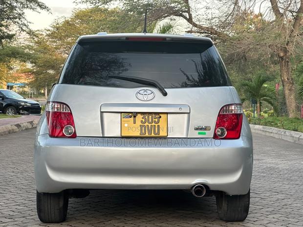 Toyota IST 2006 Silver