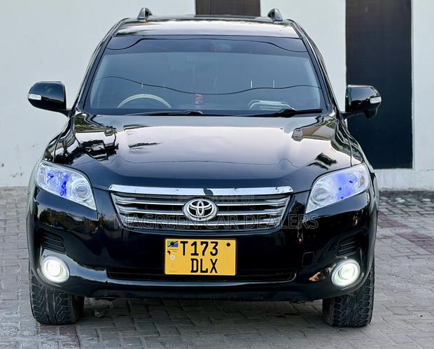 Toyota Vanguard 2010 Black