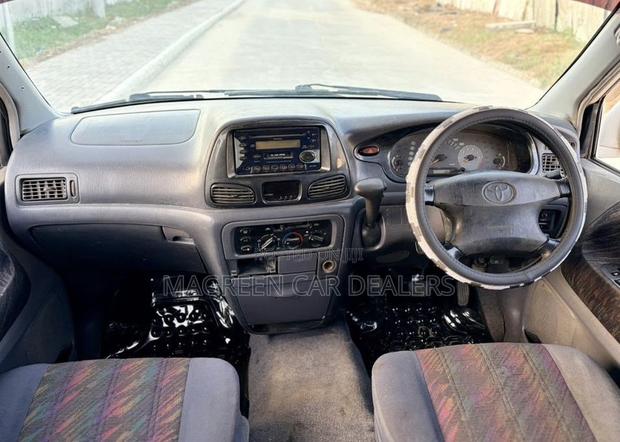 Toyota Noah 2001 White