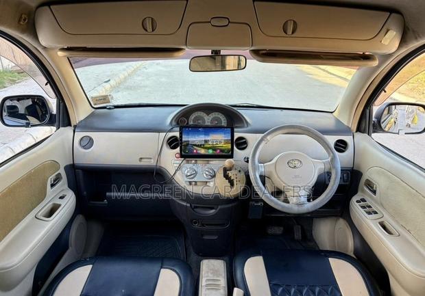 Toyota Sienta 2005 Black