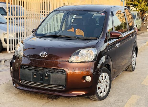 Toyota Porte 1.5 AWD 2013 Brown
