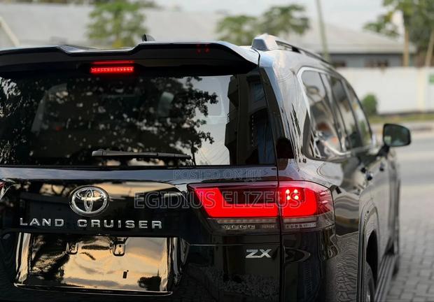 New Toyota Land Cruiser 2025 Black