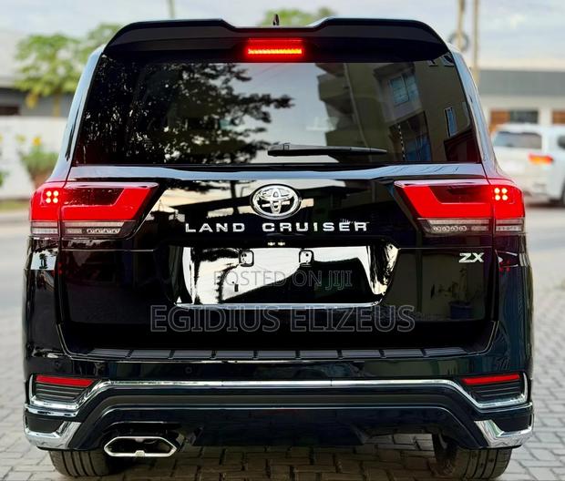 New Toyota Land Cruiser 2025 Black