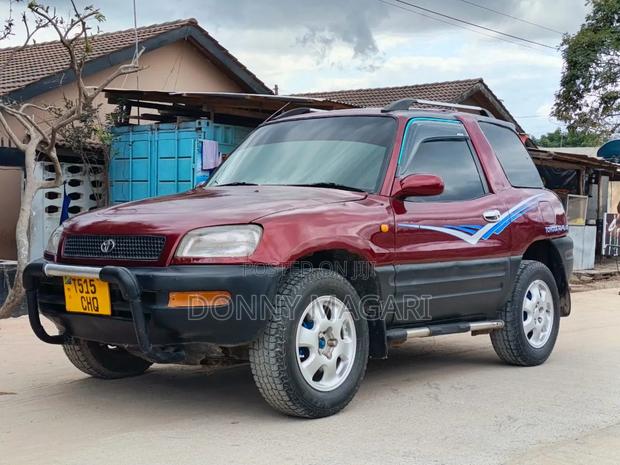 Toyota RAV4 1999 Red