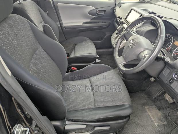 Toyota Wish 2011 Black