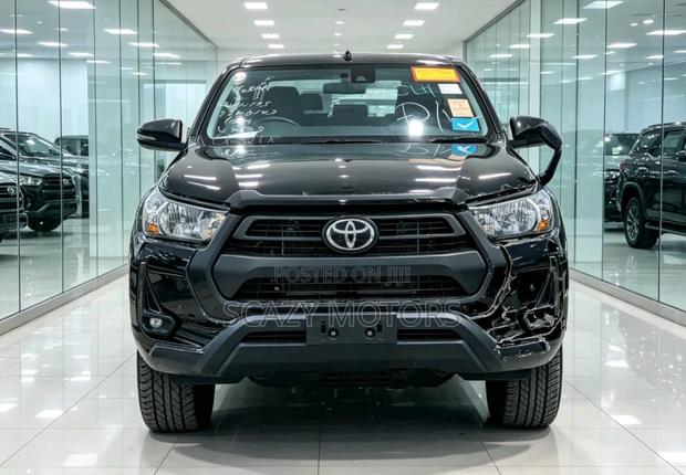 Toyota Hilux 2023 Black