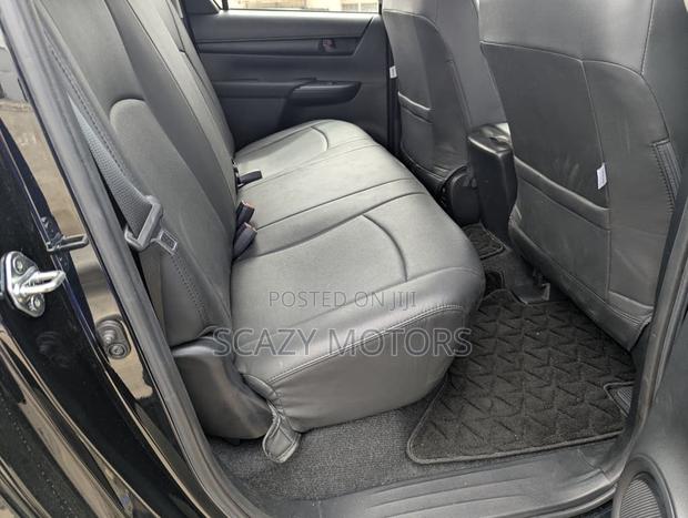 Toyota Hilux 2023 Black