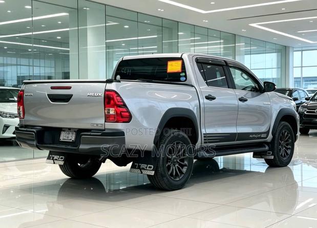 Toyota Hilux 2019 Silver