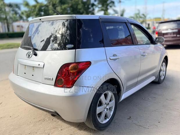 Toyota IST 2004 Silver