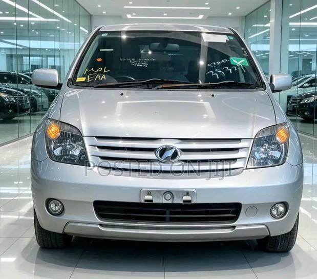Toyota IST 2005 Silver