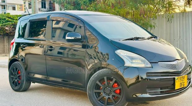 Toyota Ractis 2005 Black