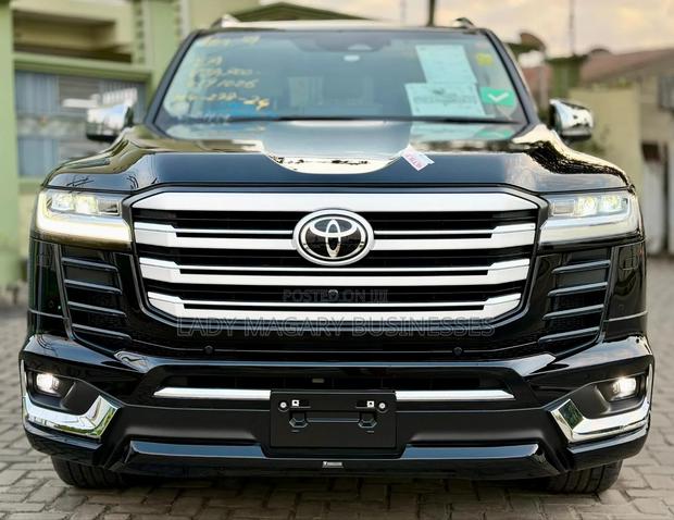 New Toyota Land Cruiser LC300 2025 Black