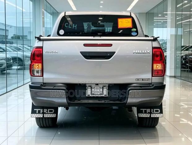 Toyota Hilux 2019 Silver