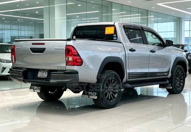 Toyota Hilux 2019 Silver