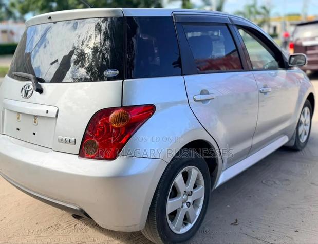 Toyota IST 2004 Silver