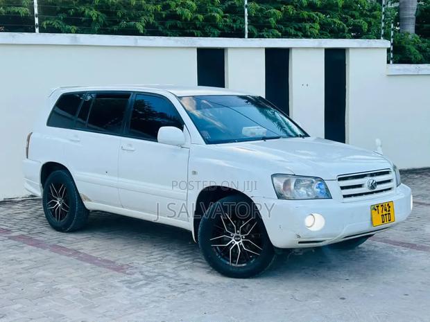 Toyota Kluger 2003 White