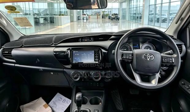 Toyota Hilux 2023 Black