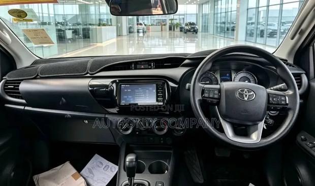 Toyota Hilux 2023 Black