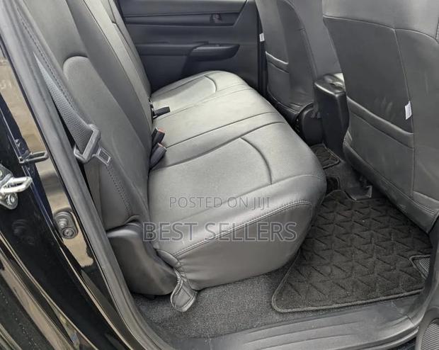 Toyota Hilux 2023 Black