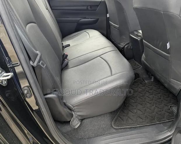 Toyota Hilux 2023 Black