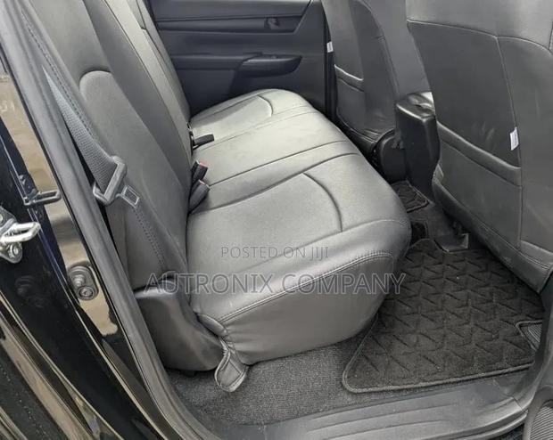 Toyota Hilux 2023 Black