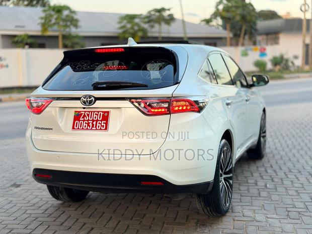 Toyota Harrier 2016 Pearl