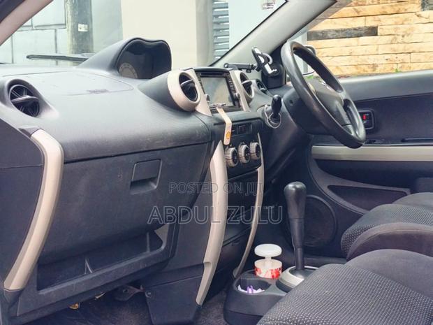 Toyota IST 2003 Silver