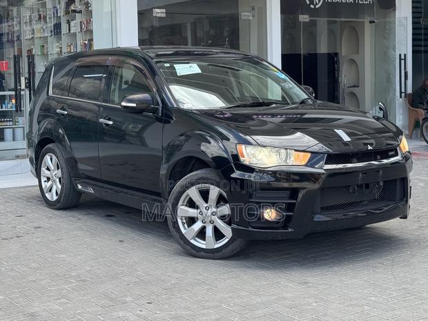 Mitsubishi Outlander 2012 Black