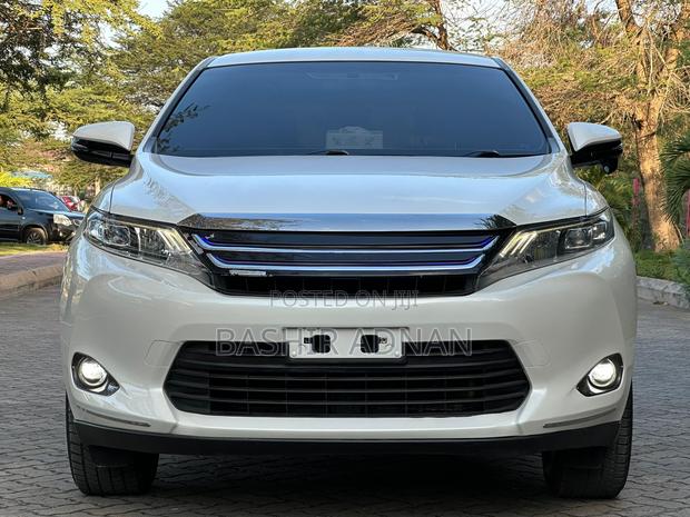 Toyota Harrier 2.0 2016 Pearl