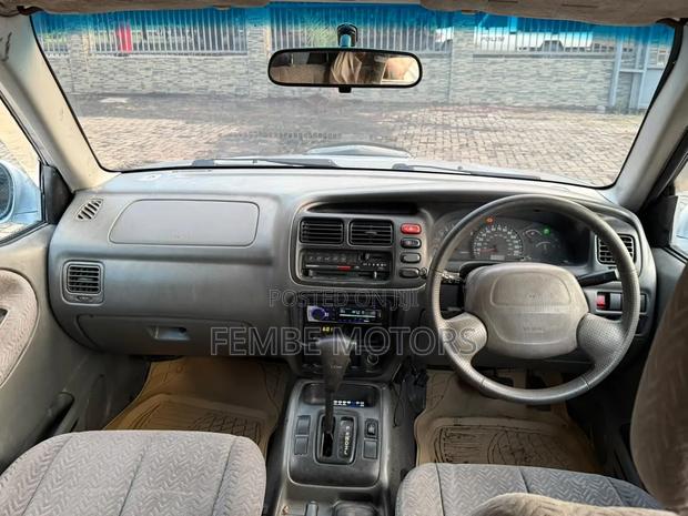 Suzuki Escudo 2005 Silver