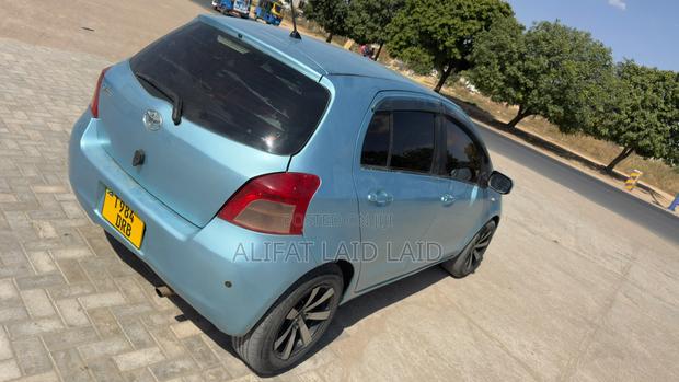 Toyota Vitz 1.3 AWD 5dr 2004 Blue