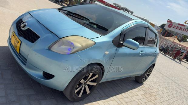 Toyota Vitz 1.3 AWD 5dr 2004 Blue