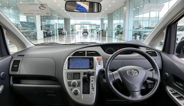 Toyota Ractis 2005 Gray